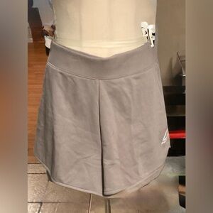 Reebok Driftwood Studio Short Size XXL, NWT